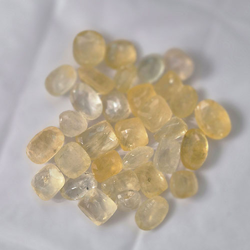 Yellow Sapphire/Pukhraj (Ceylonese) - Standard 1 Quality